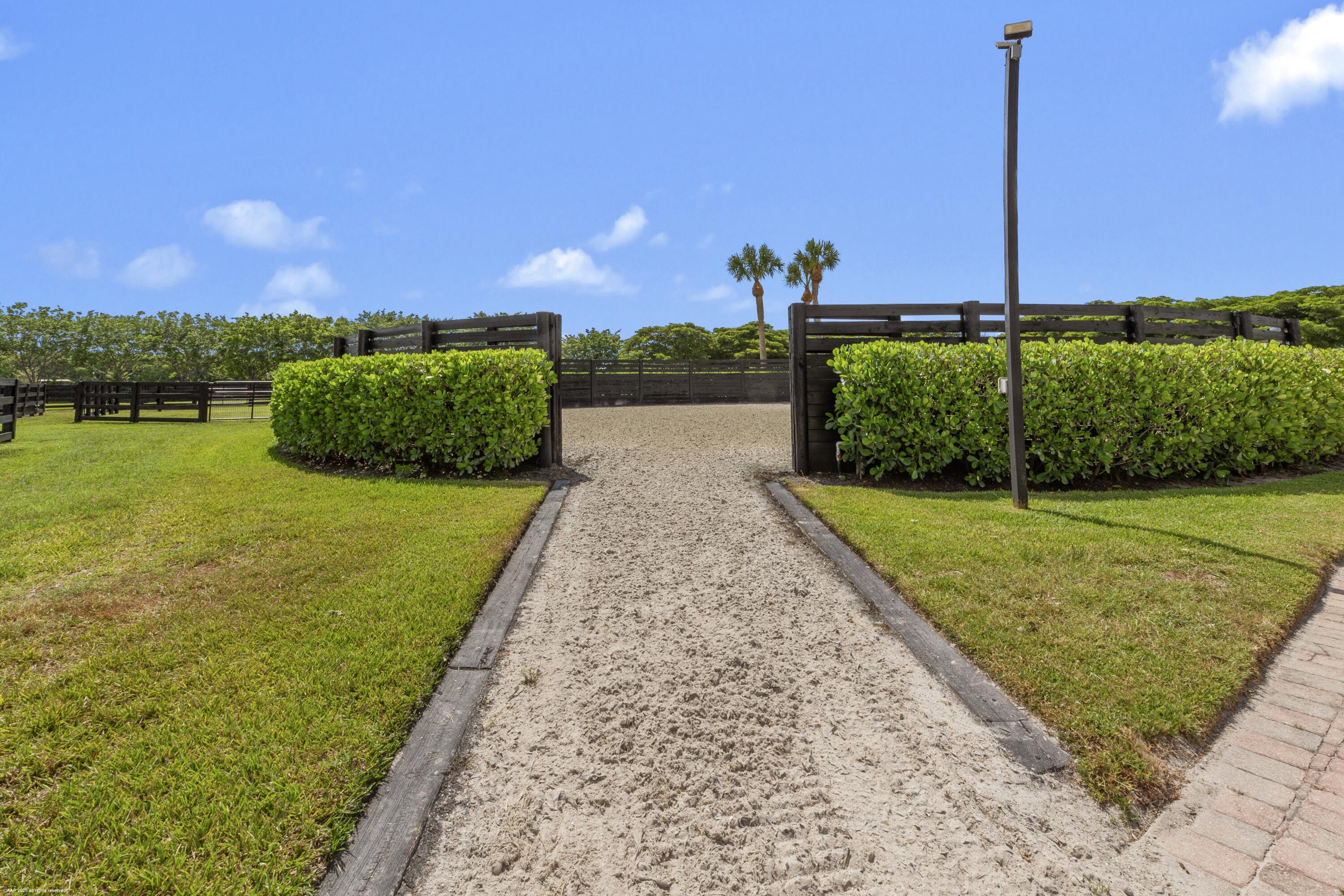 GRAND PRIX FARMS - Residential