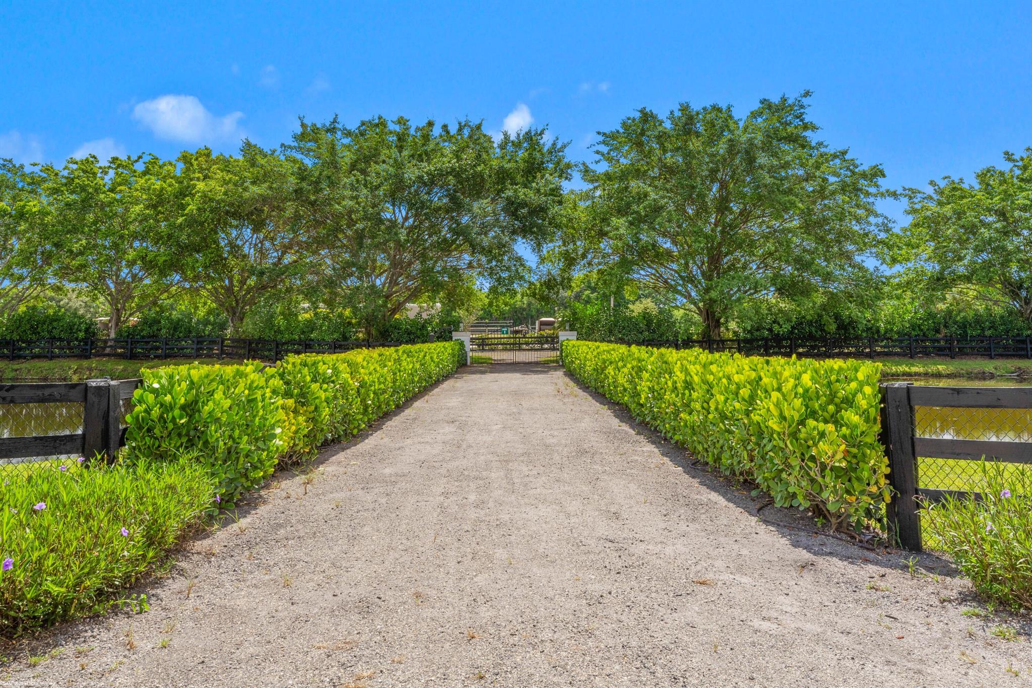 GRAND PRIX FARMS - Residential