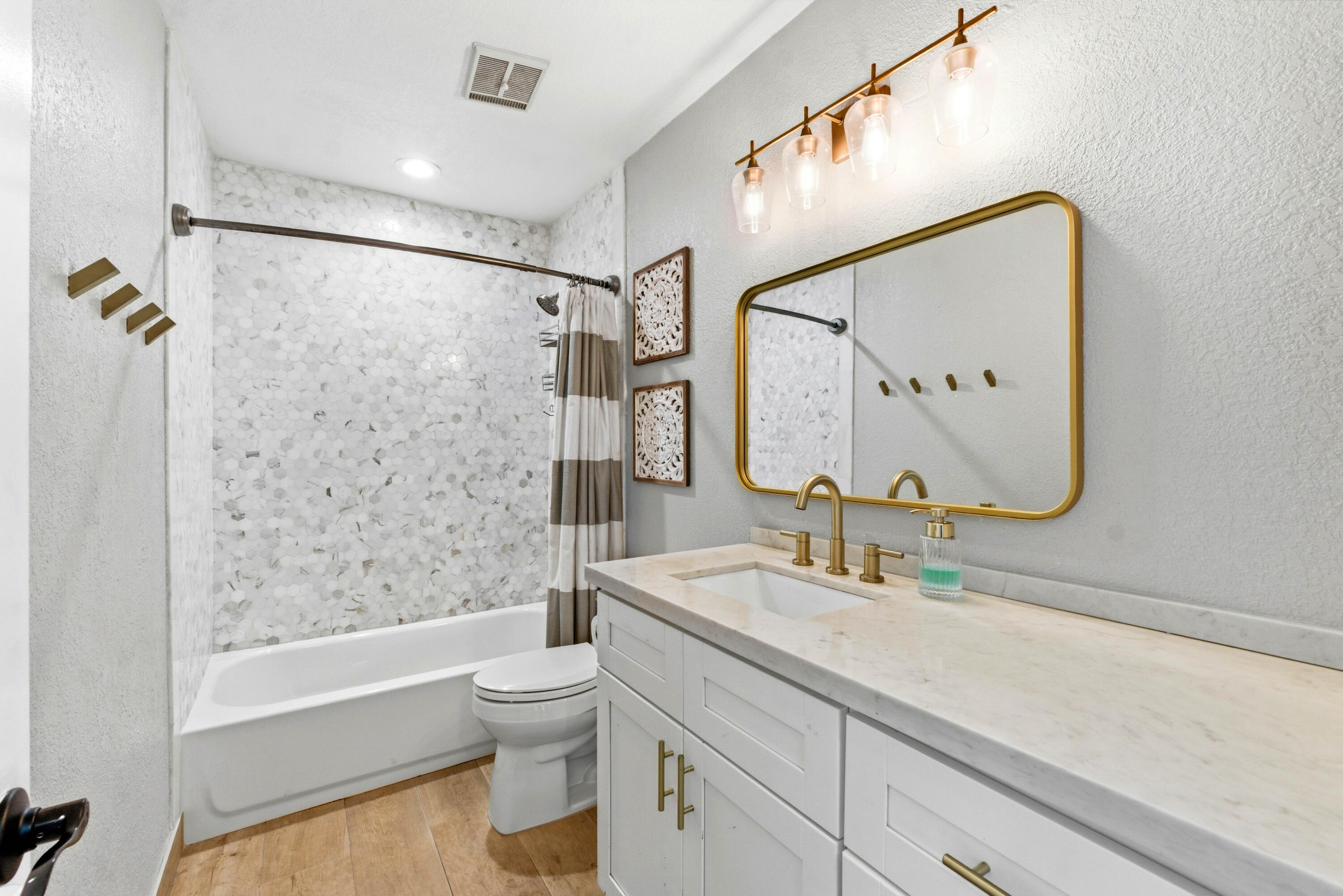 WATERFORD 116-43 B - Residential