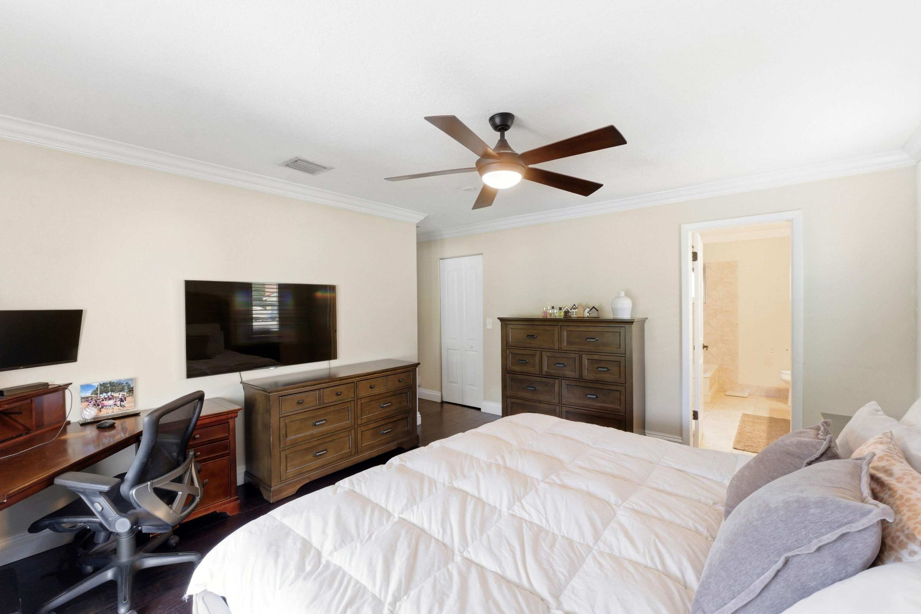 WATERFORD 116-43 B - Residential