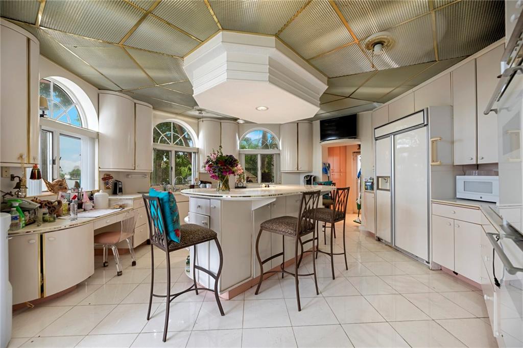 Las Olas Isles - Residential