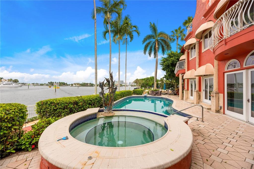 Las Olas Isles - Residential