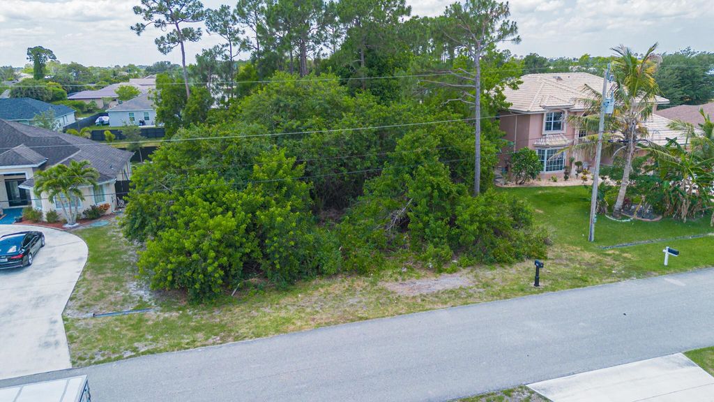 Photo of 1458 SW Hackensack Avenue, Port Saint Lucie, FL 34953 (MLS # R11089219)