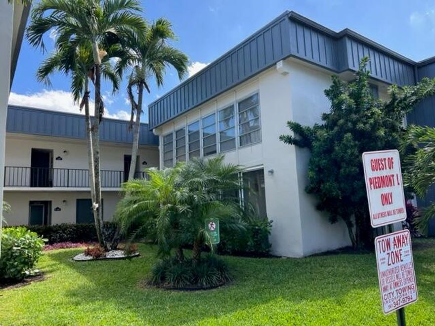 Very Clean unit in Kings Point (senior community 55+) with a nice patio overlooking at the garden. Washer and dryer in the unit. It could be rented furnished or unfurnished. A lot of amenities to mention, Live shows, clubs, 5 outdoor pools, 3 clubhouses, indoor pools, saunas, Golf course with pay and play, no membership needed and more. Few minutes away from Atlantic Boulevard touristic area with well-known restaurants, cafes, entertainments and much more. Few minutes from the Delray beach and the nightlife of the downtown Delray.