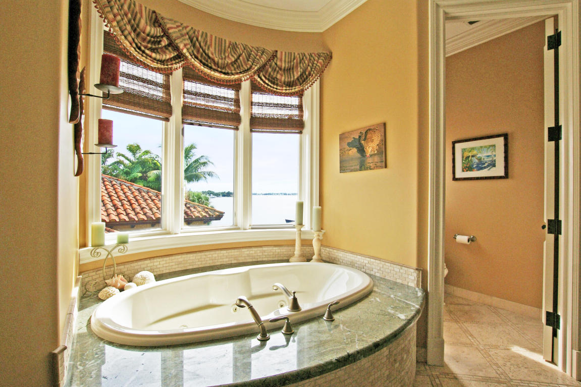 Tequesta Country Club - Residential