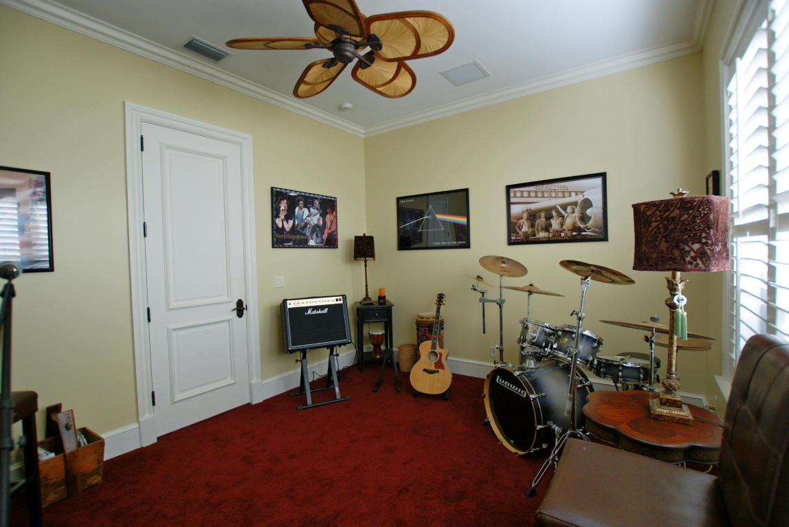 Tequesta Country Club - Residential