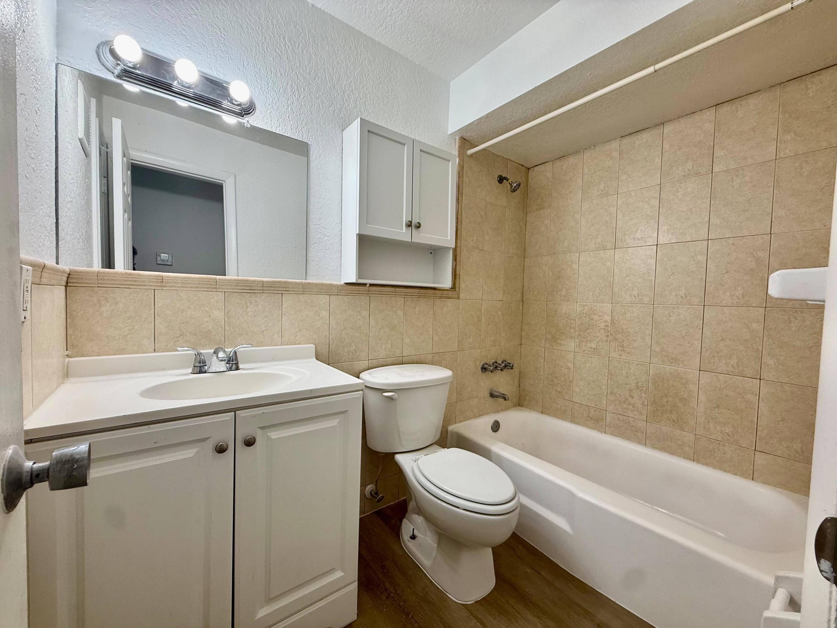 3350 NE 16th Terrace Unit 10