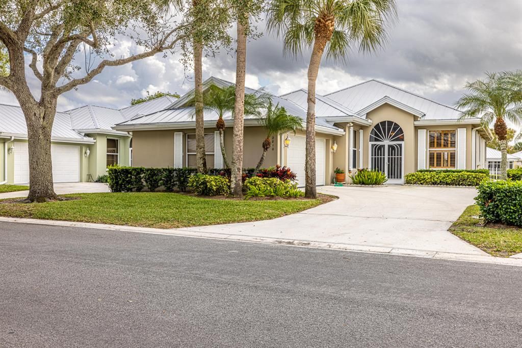 Photo of 2810 SW Brighton Way, Palm City, FL 34990 (MLS # R10771410)