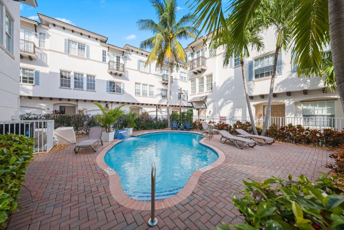 HAMILTON PLACE - Residential Lease