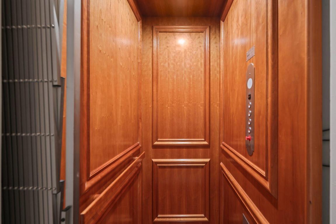 HAMILTON PLACE - Residential Lease