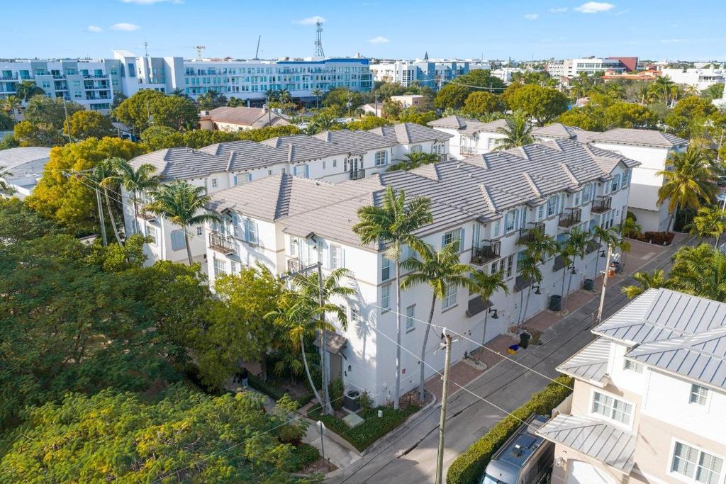 Photo of 285 SE 6th Avenue #O, Delray Beach, FL 33483 (MLS # R11148135)