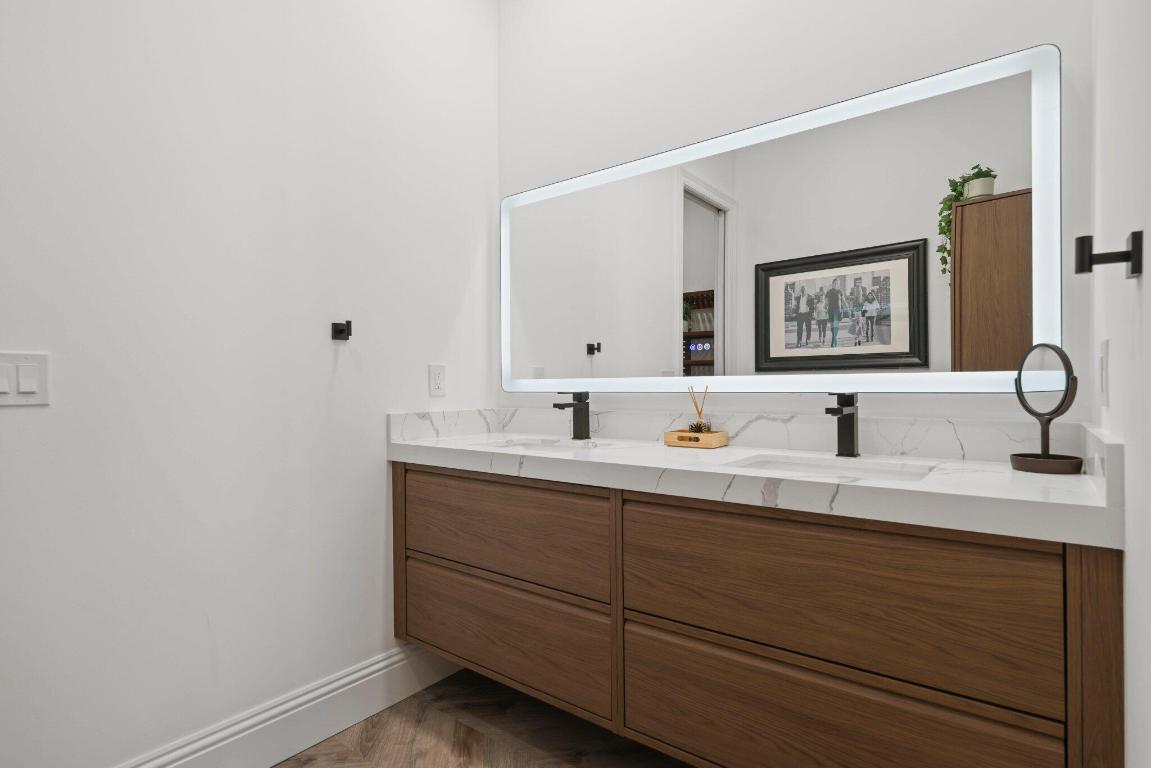 HAMILTON PLACE - Residential Lease