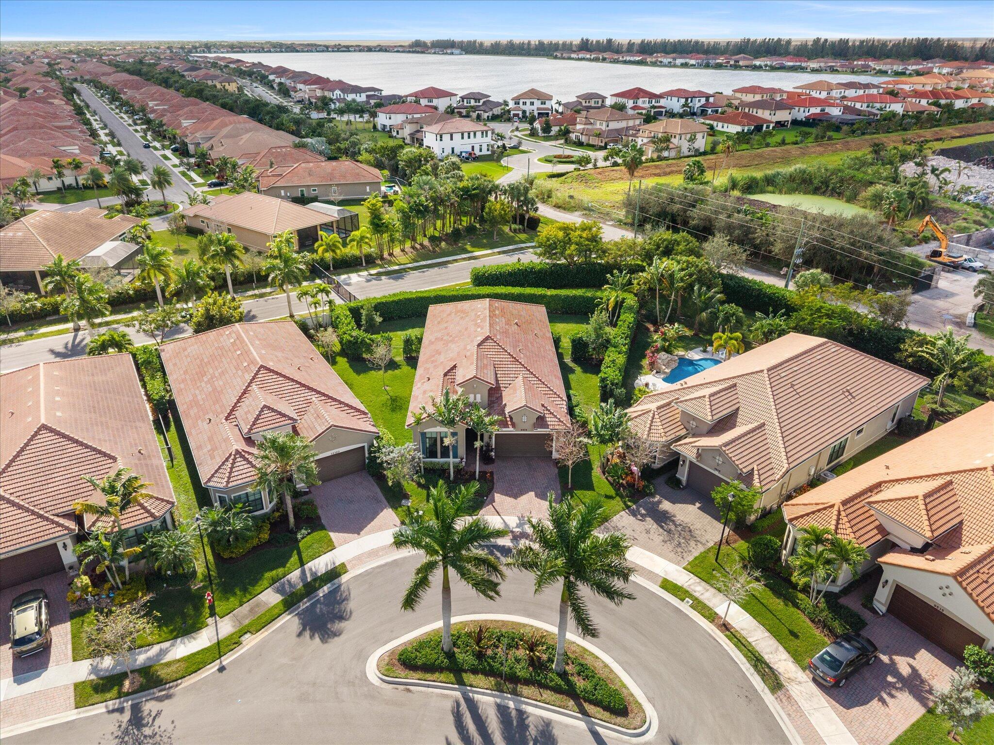 PARKLAND ROYALE - Residential