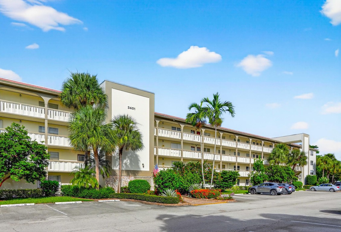 WYNMOOR VILLAGE - Residential