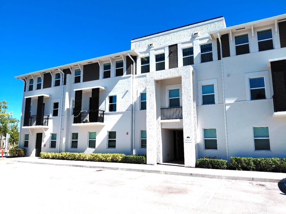 8878 Lake Worth Road 209