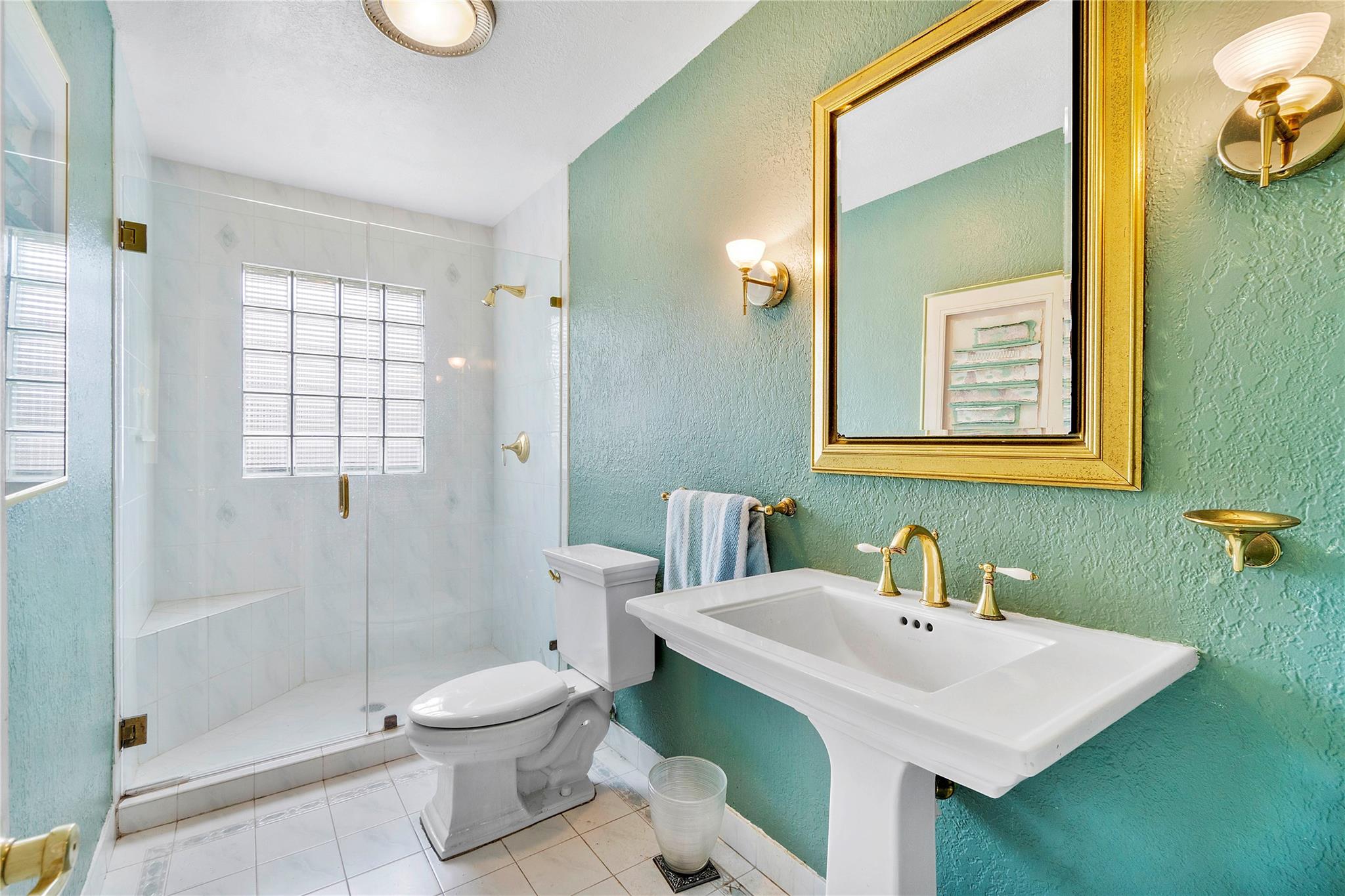 West Glen 128-3 B - Residential