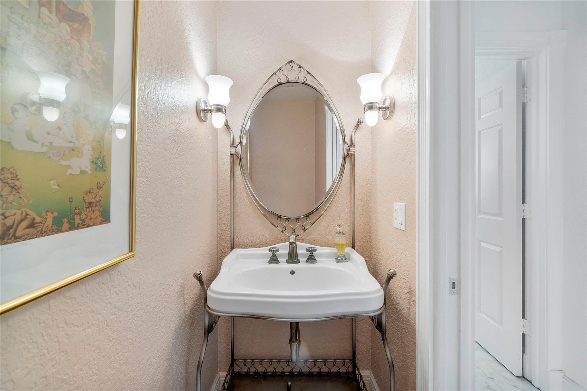 West Glen 128-3 B - Residential