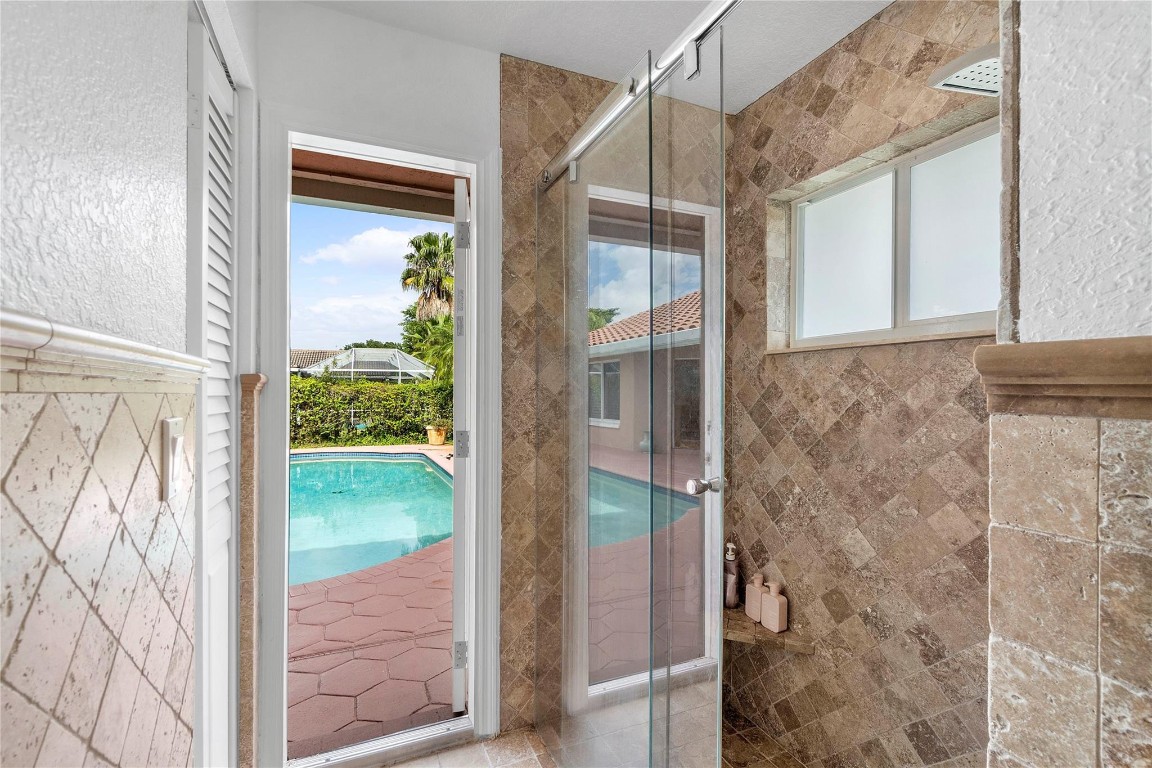 West Glen 128-3 B - Residential