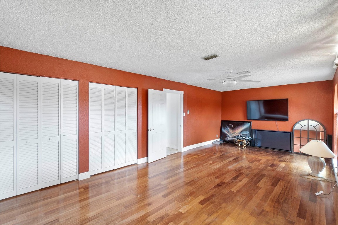 West Glen 128-3 B - Residential