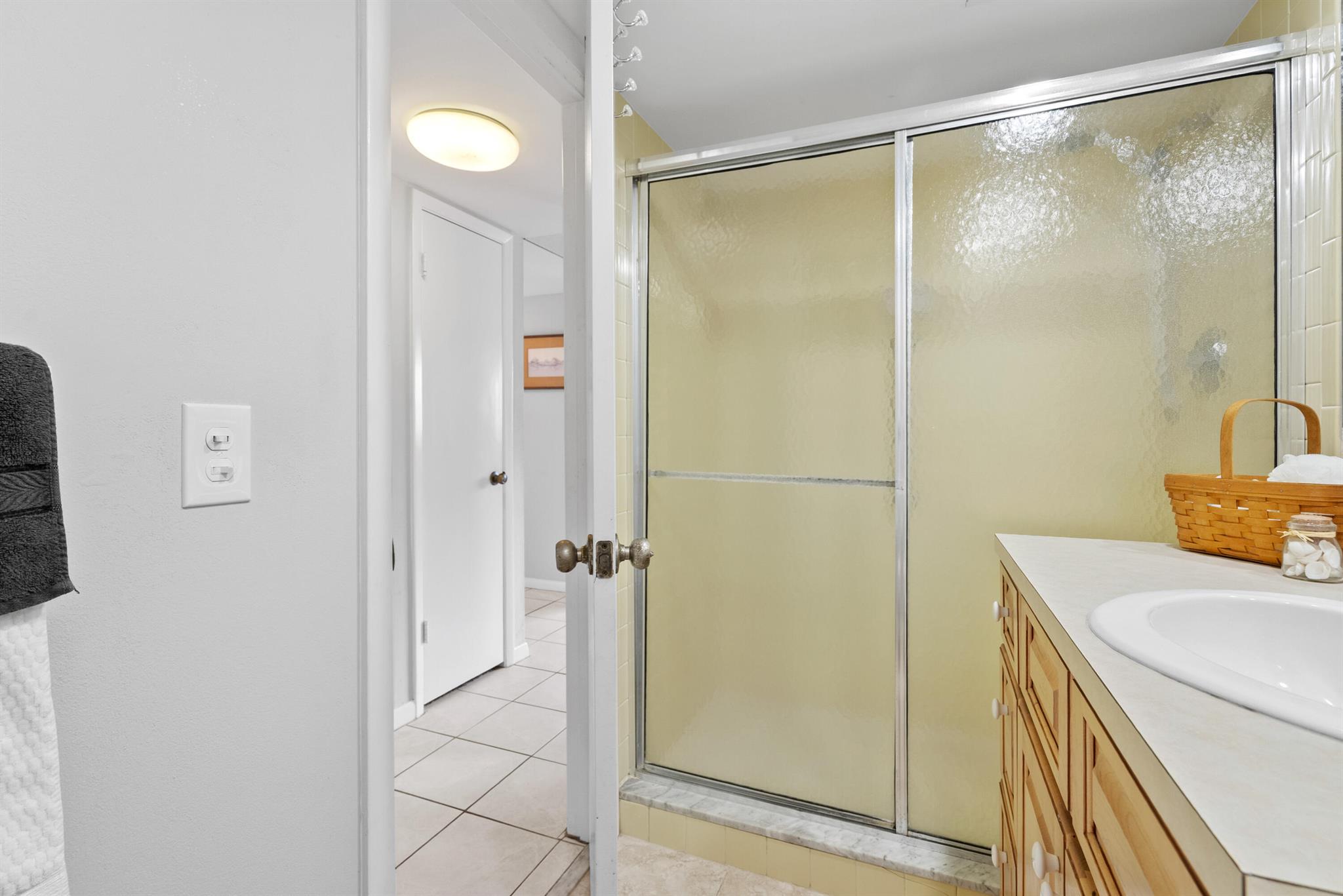 THE WINDJAMMER CONDO APARTMENTS - Residential