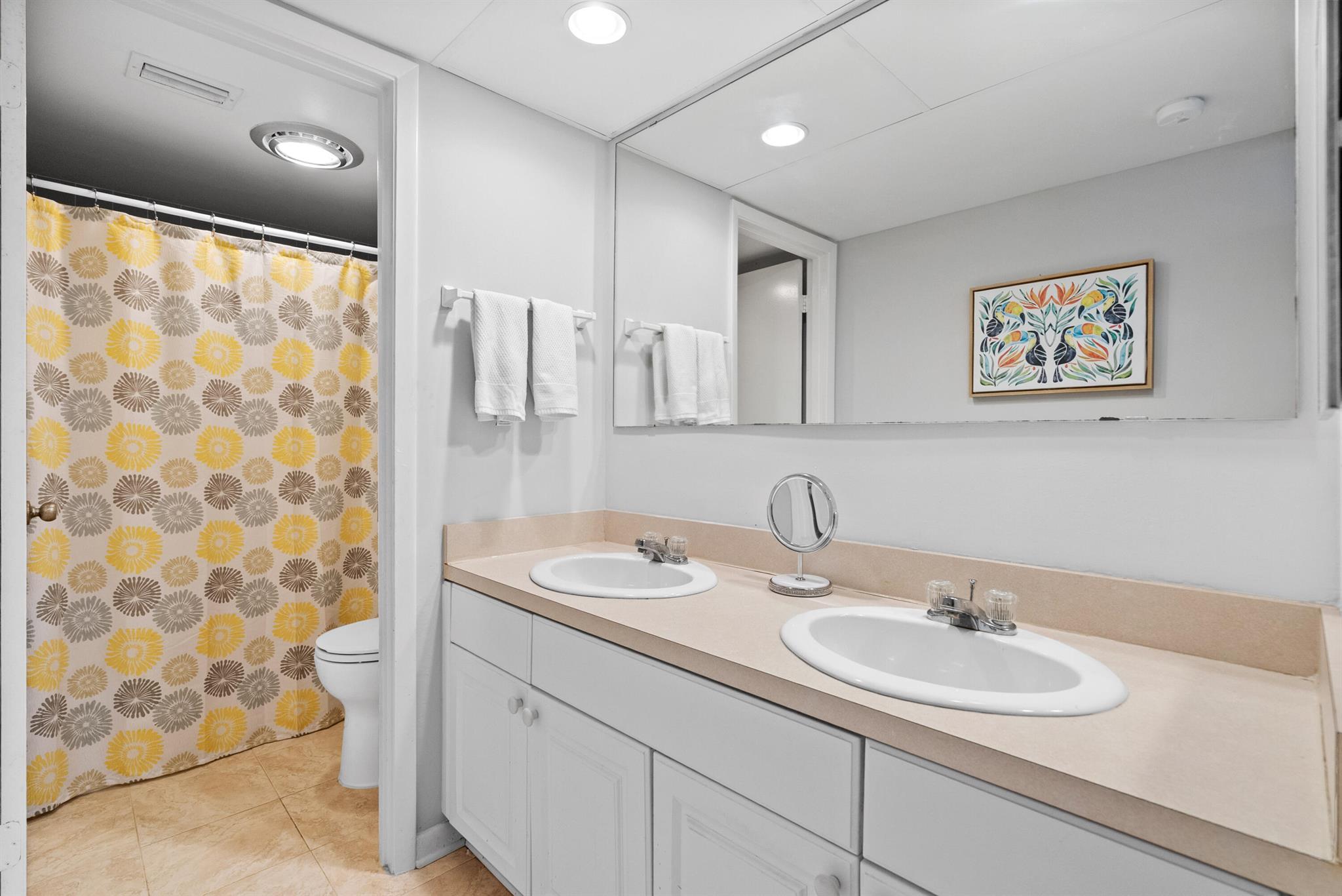 THE WINDJAMMER CONDO APARTMENTS - Residential