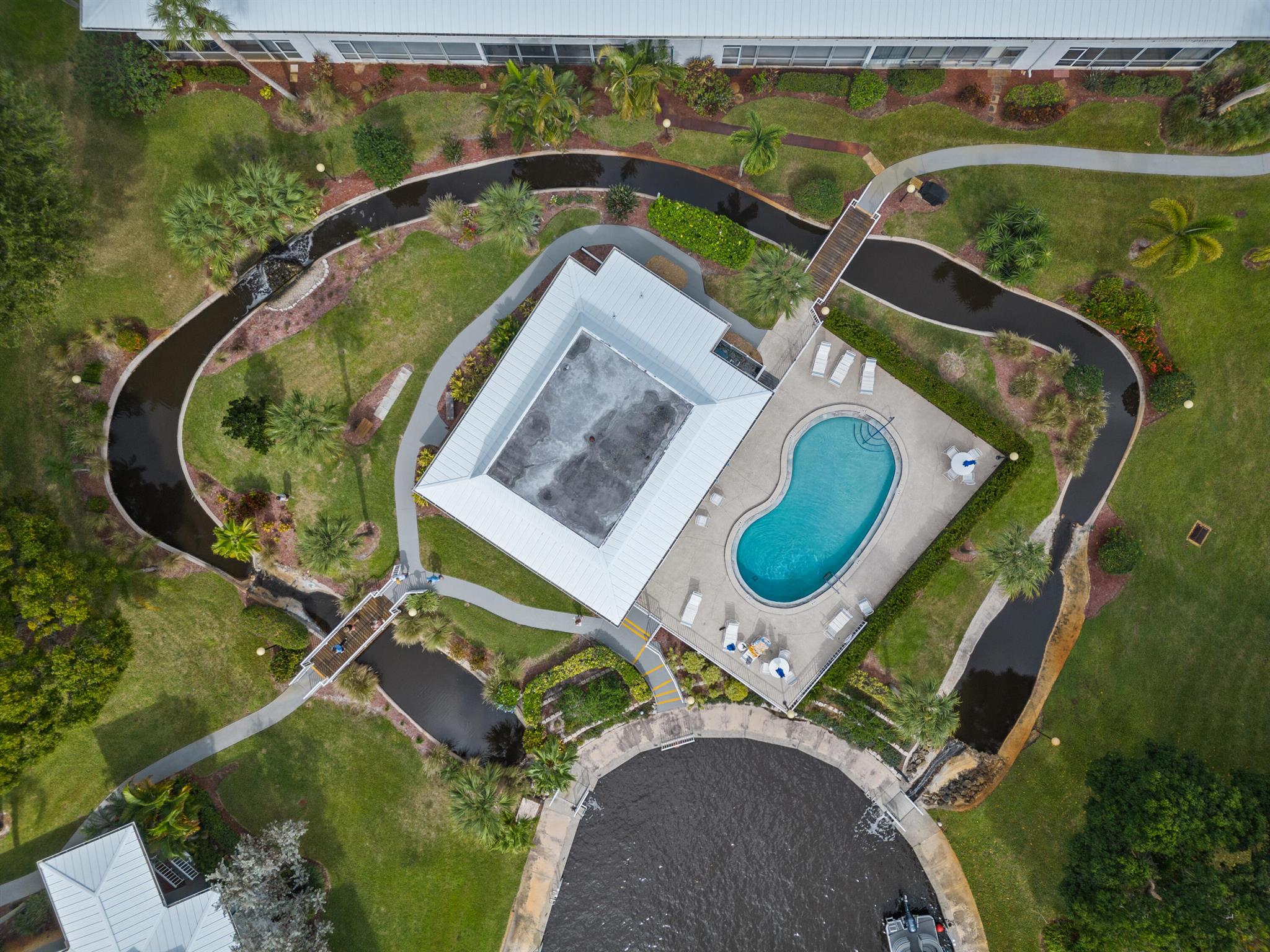 THE WINDJAMMER CONDO APARTMENTS - Residential