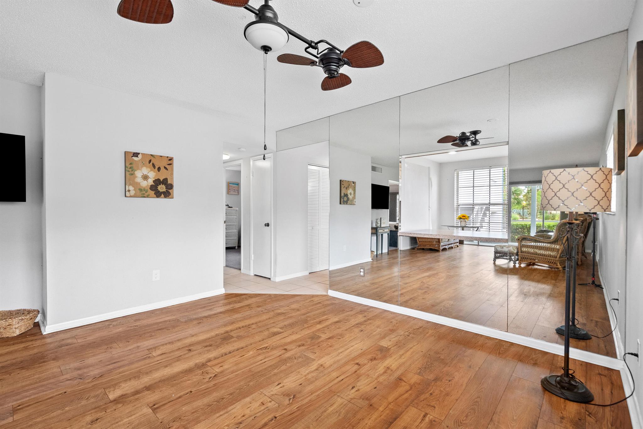 THE WINDJAMMER CONDO APARTMENTS - Residential