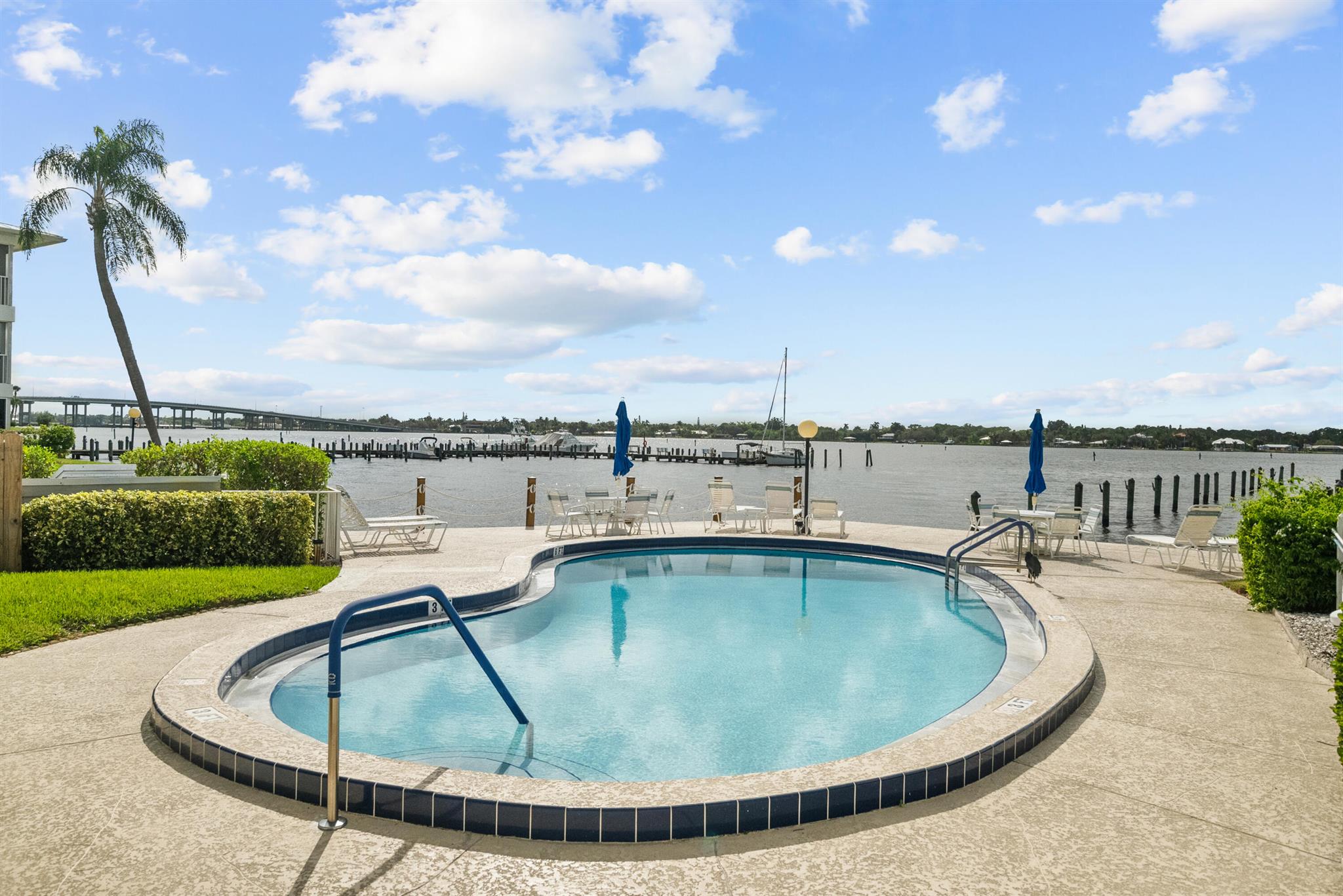 THE WINDJAMMER CONDO APARTMENTS - Residential