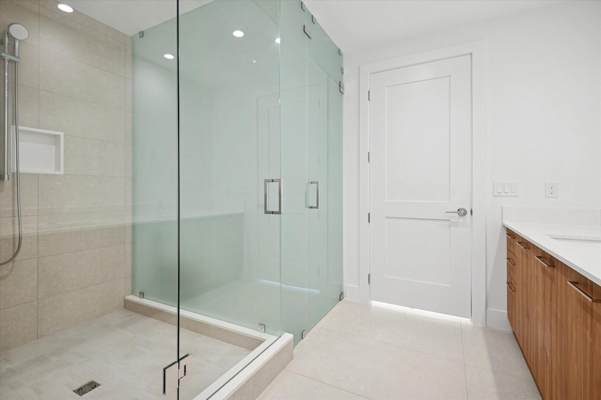 Selene Oceanfront Residen - Residential