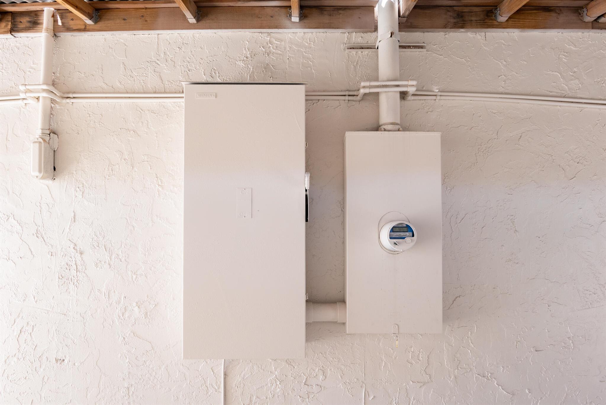 EAST COAST INDUSTRIAL CEN - Commercial Lease