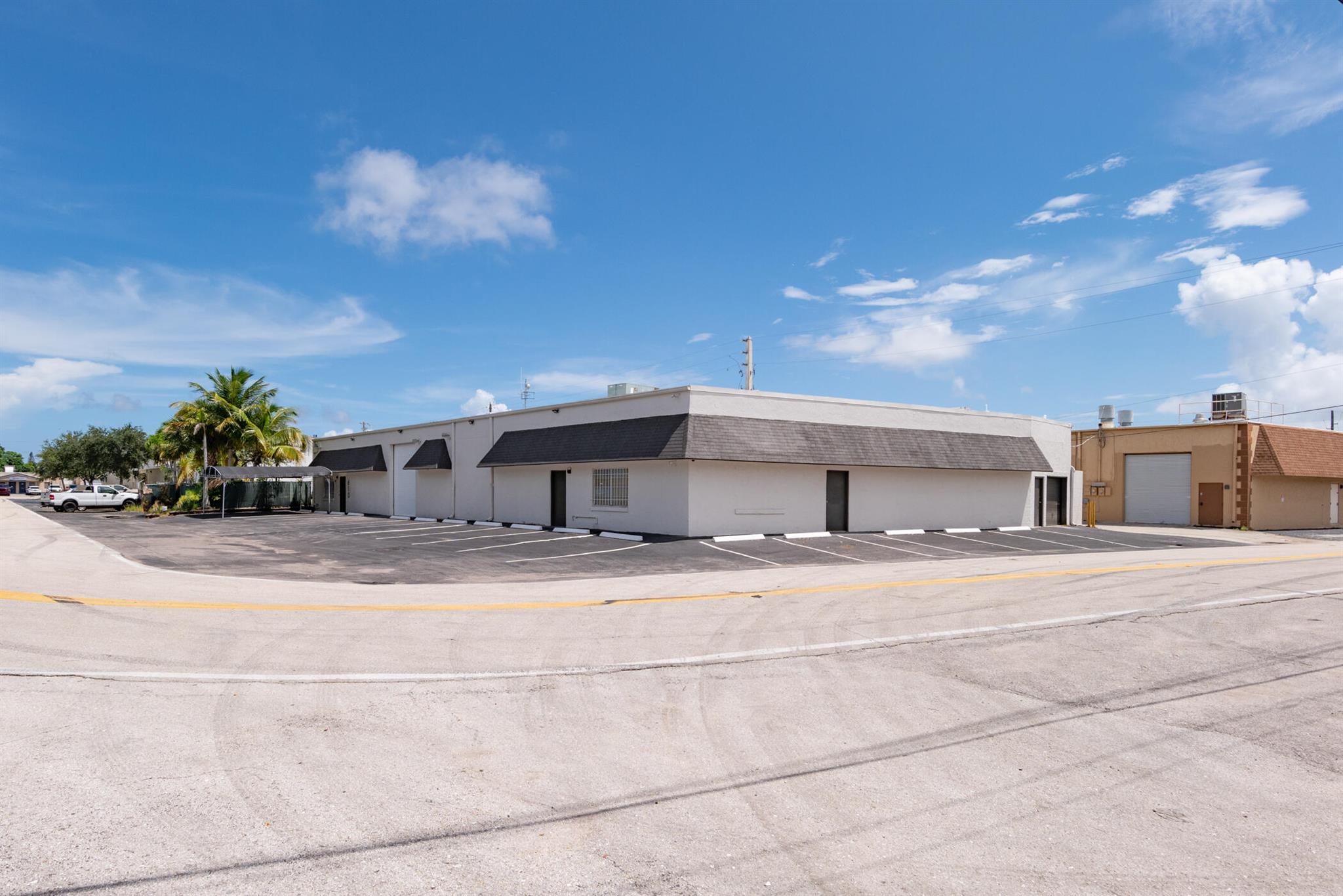 EAST COAST INDUSTRIAL CEN - Commercial Lease