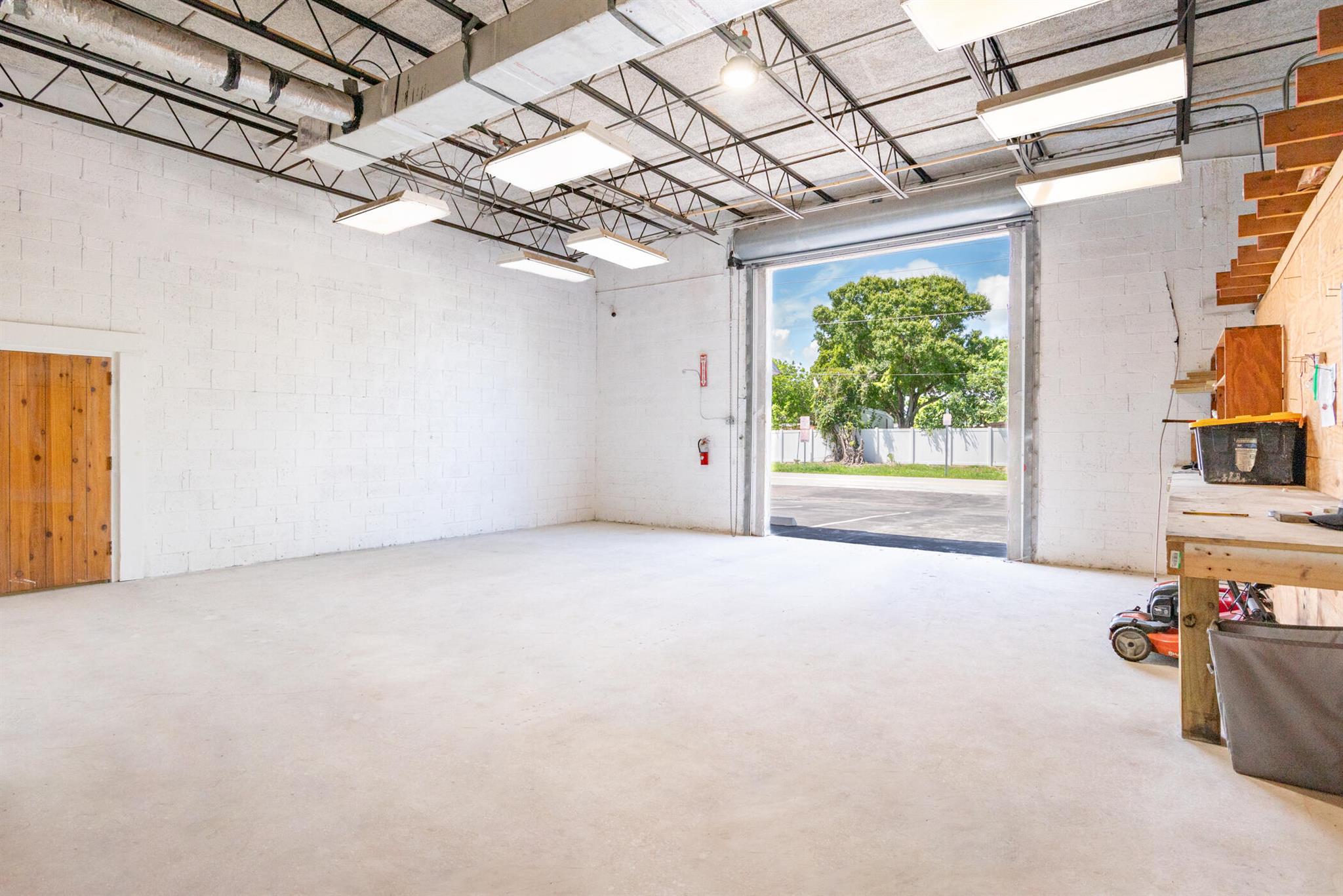 EAST COAST INDUSTRIAL CEN - Commercial Lease