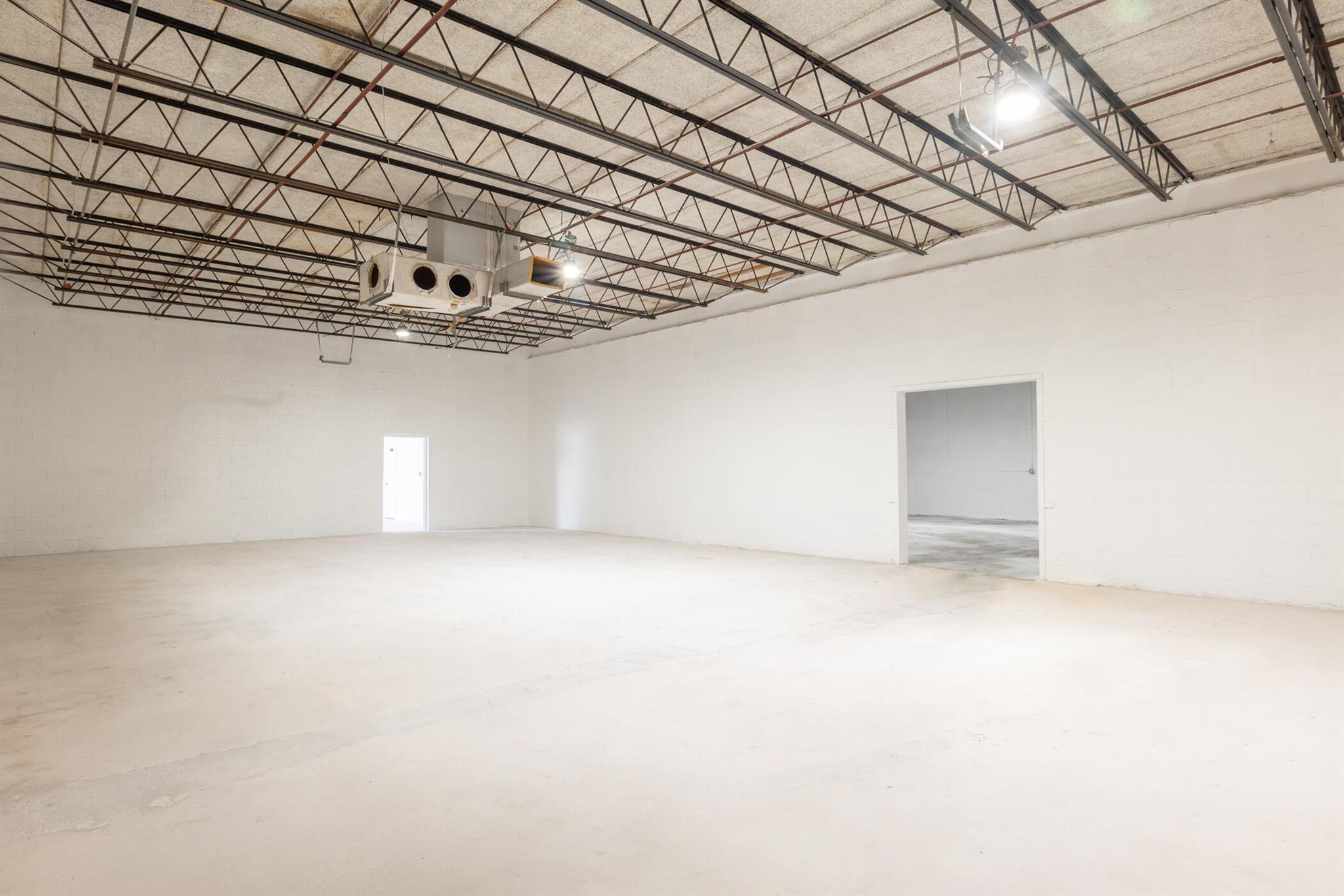 EAST COAST INDUSTRIAL CEN - Commercial Lease