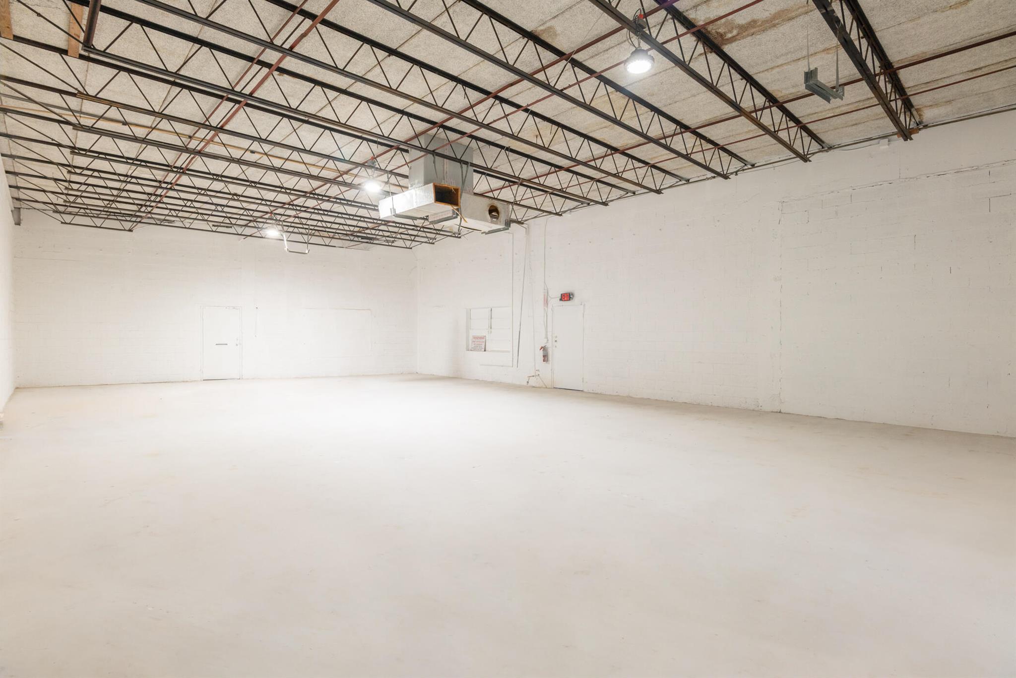 EAST COAST INDUSTRIAL CEN - Commercial Lease