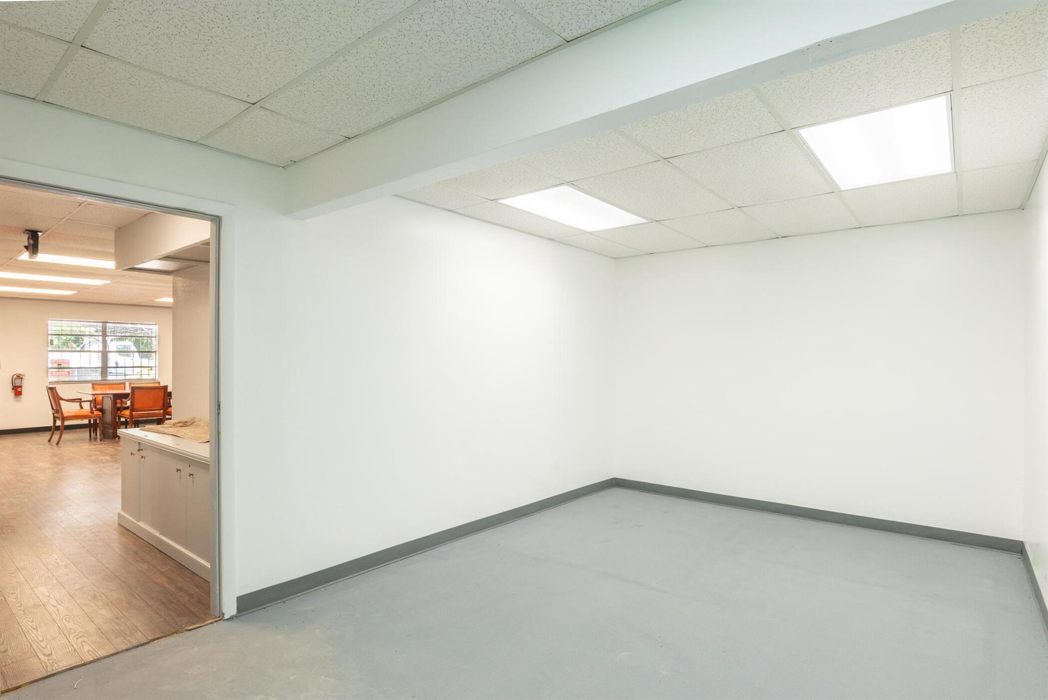 EAST COAST INDUSTRIAL CEN - Commercial Lease