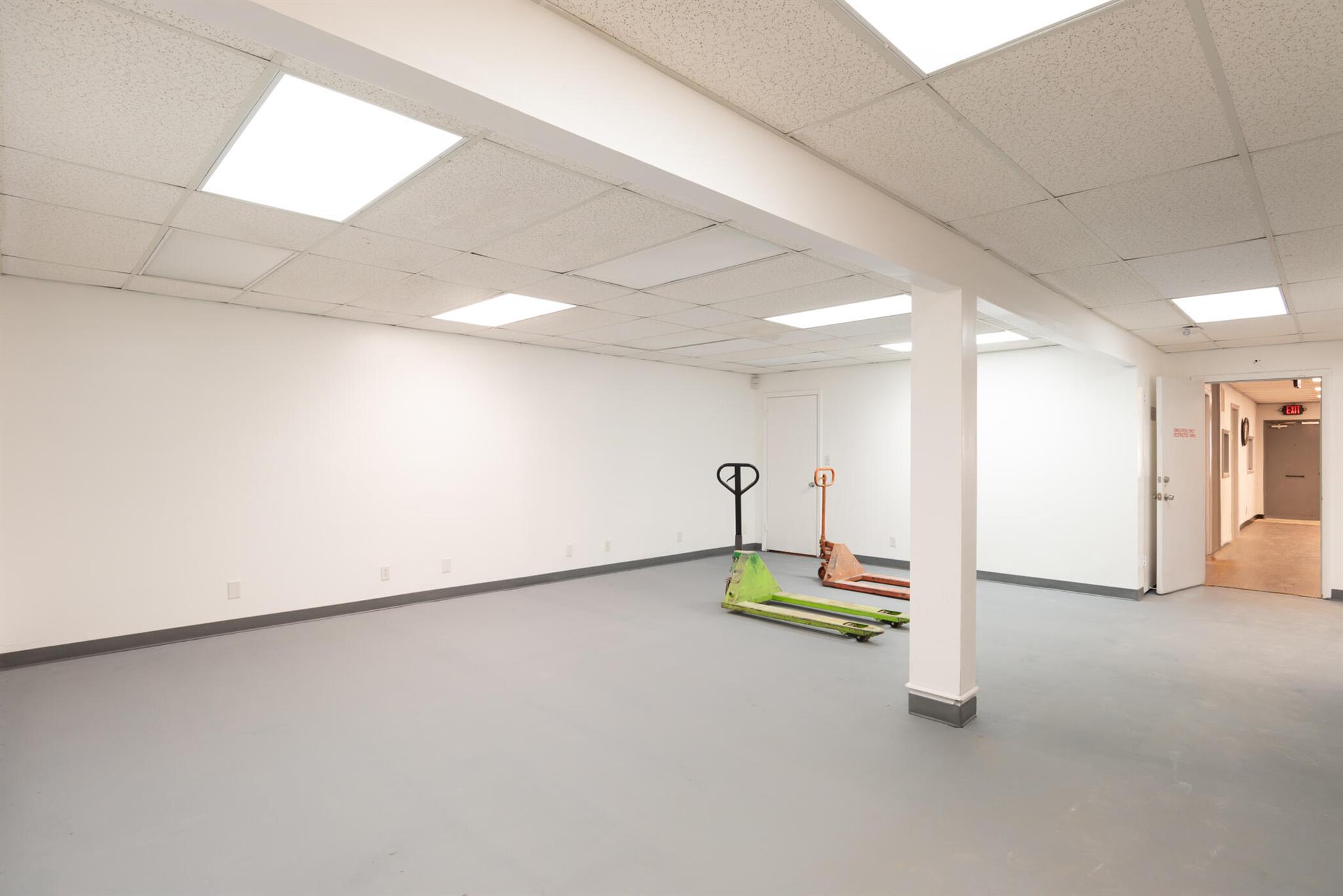 EAST COAST INDUSTRIAL CEN - Commercial Lease