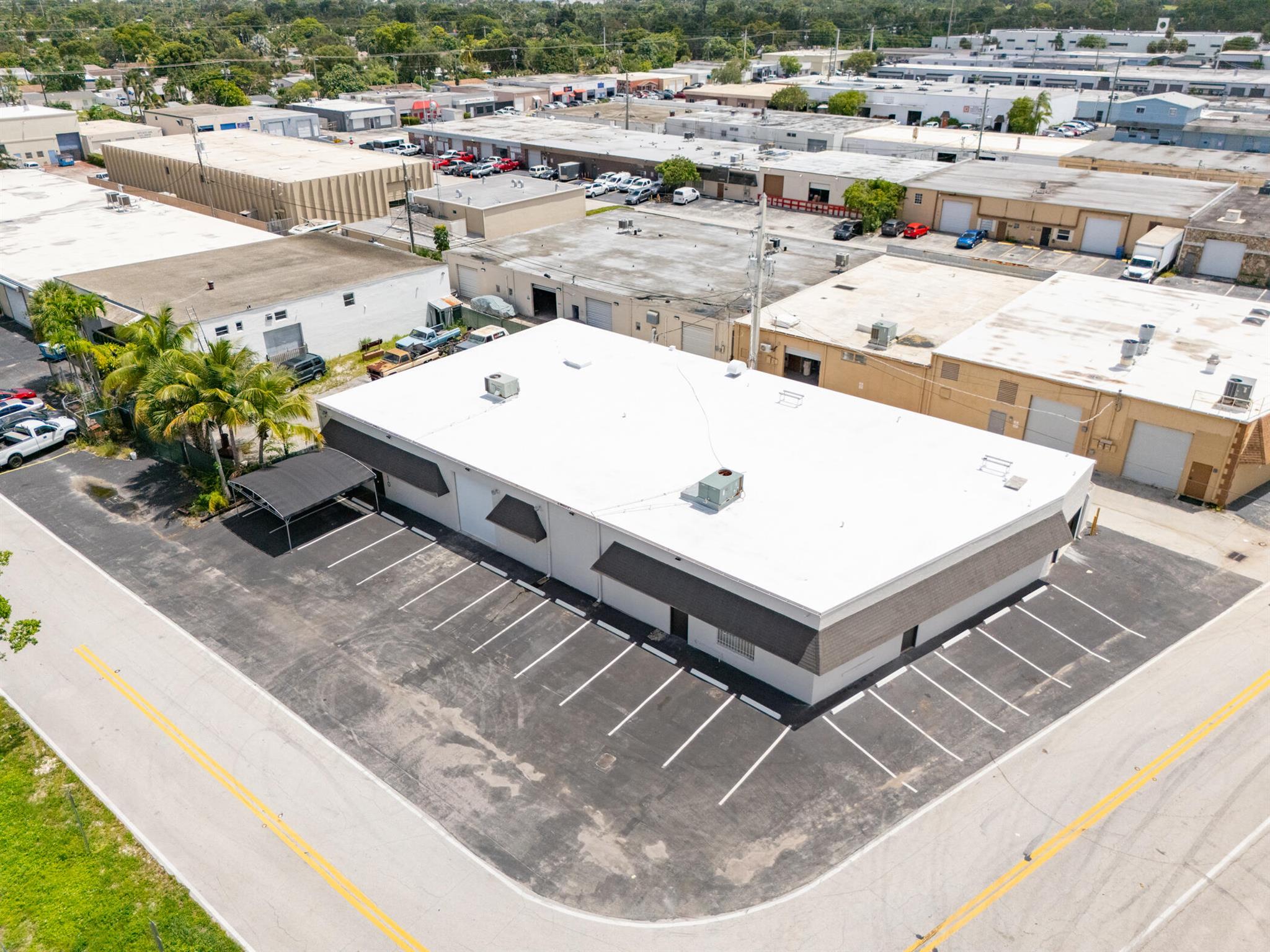 EAST COAST INDUSTRIAL CEN - Commercial Lease