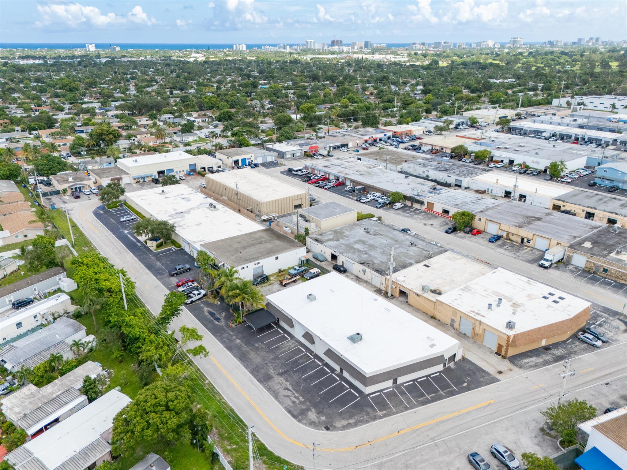 EAST COAST INDUSTRIAL CEN - Commercial Lease