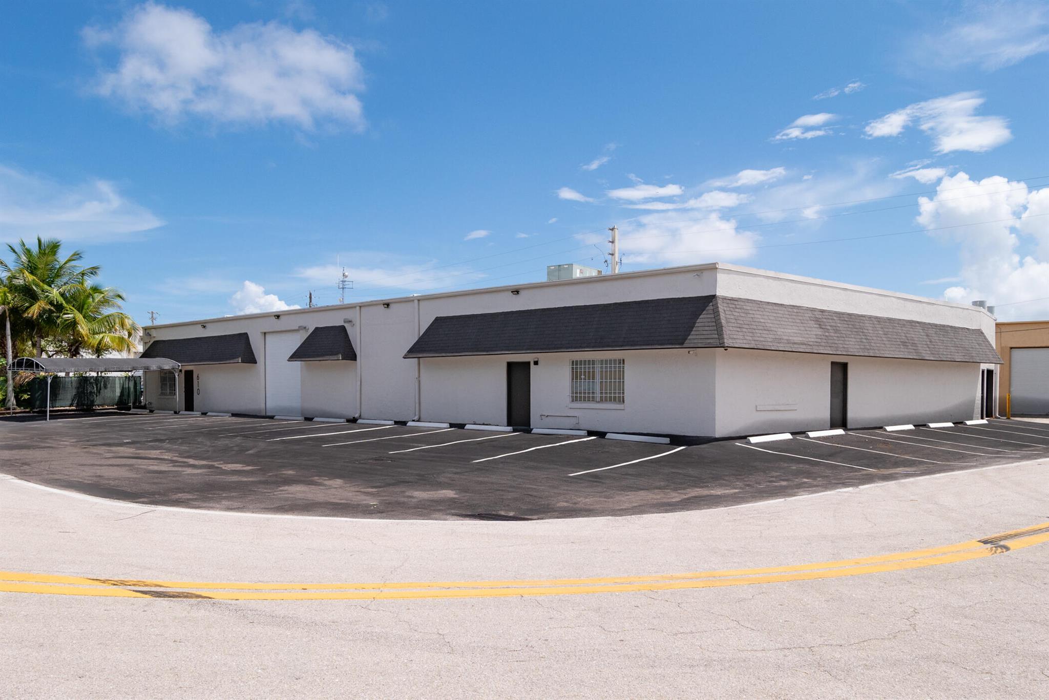 EAST COAST INDUSTRIAL CEN - Commercial Lease