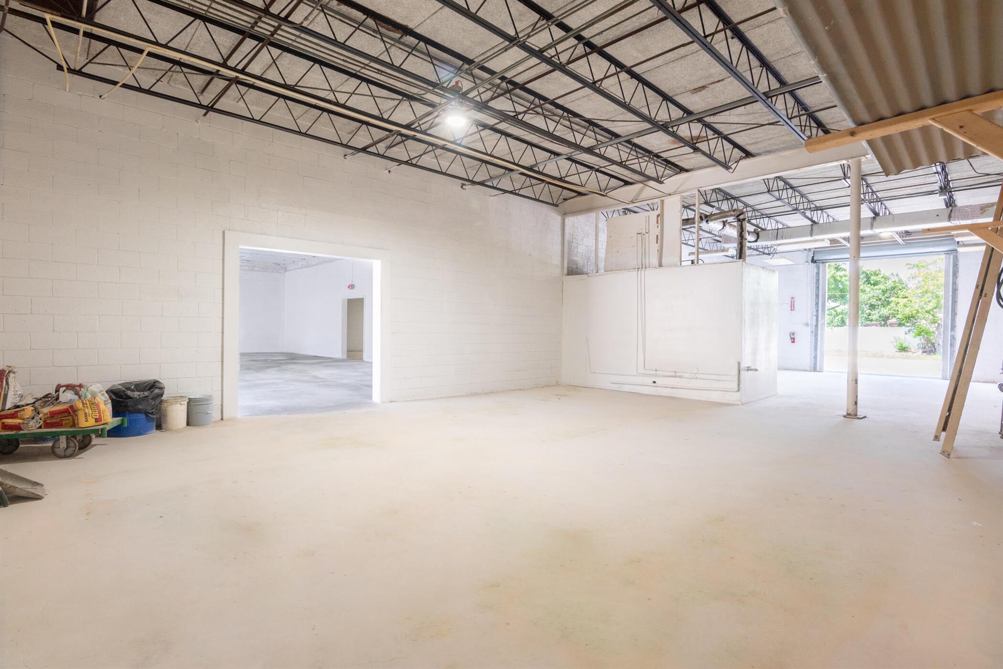 EAST COAST INDUSTRIAL CEN - Commercial Lease