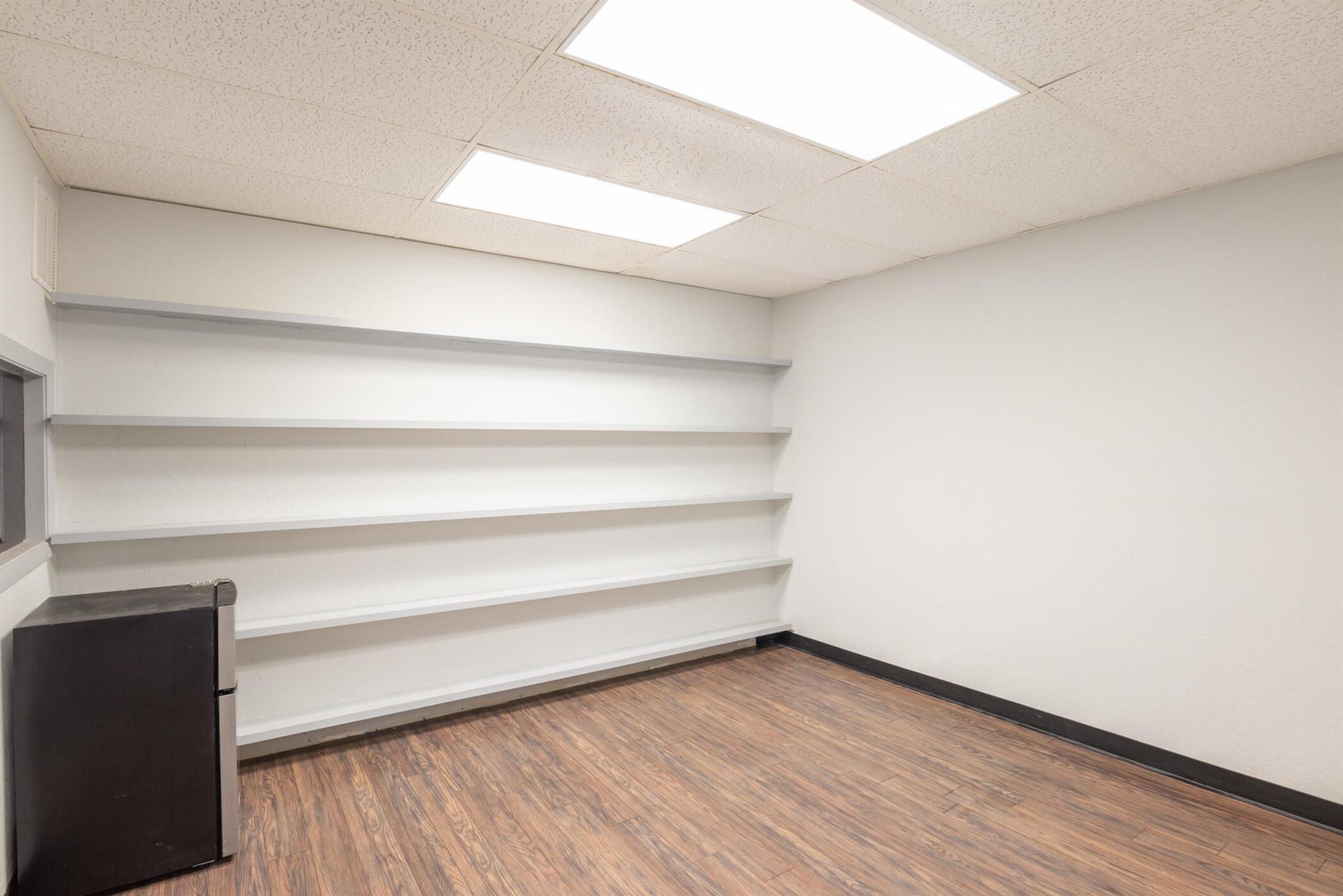 EAST COAST INDUSTRIAL CEN - Commercial Lease