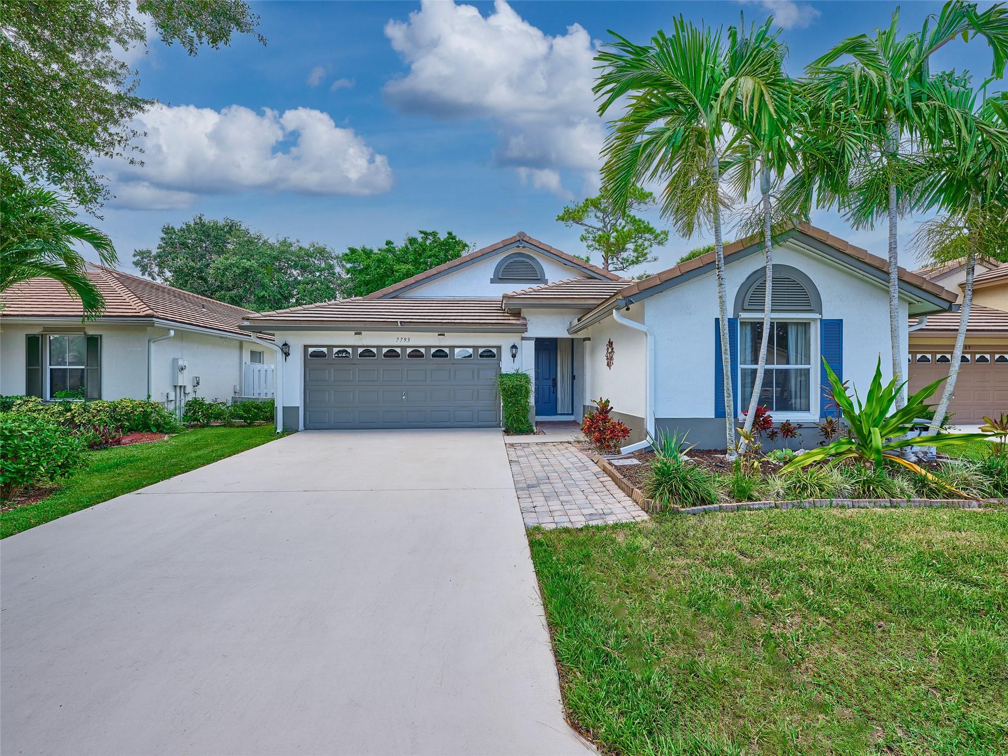 Welcome to this lovely single-family home in a serene neighborhood. This charming 3/2 features an open floor plan, a well-equipped kitchen with modern appliances, and a spacious master suite with a private bathroom. Two additional cozy bedrooms make it ideal for family or guests. Enjoy the large garage for parking and storage, plus a cozy enclosed patio for year-round relaxation. The expansive backyard is perfect for outdoor activities. Conveniently located near local amenities, parks, and schools, this home offers a peaceful lifestyle in a friendly community. Don't miss this rental opportunity—schedule a tour today!