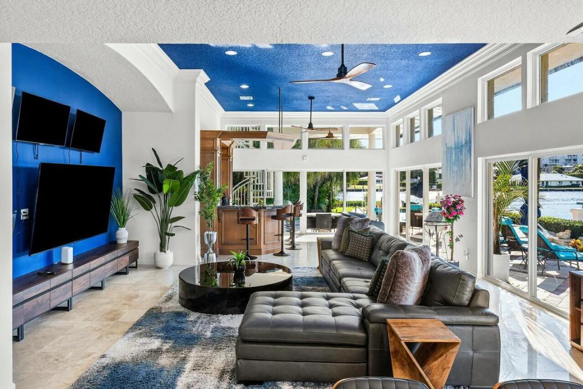 TROPIC ISLE - Residential