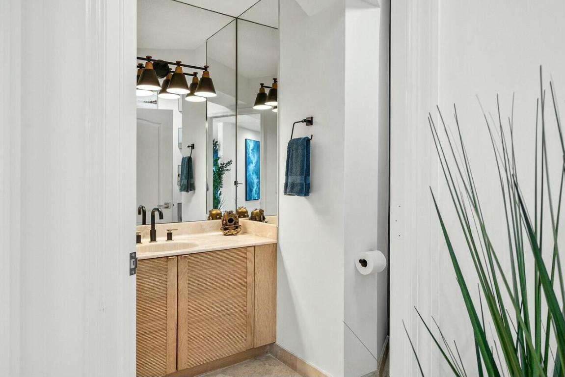 TROPIC ISLE - Residential