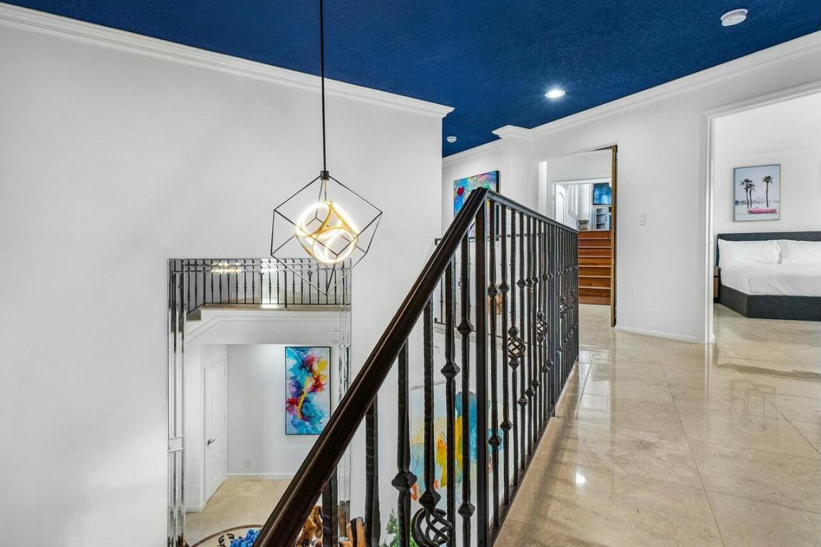 TROPIC ISLE - Residential