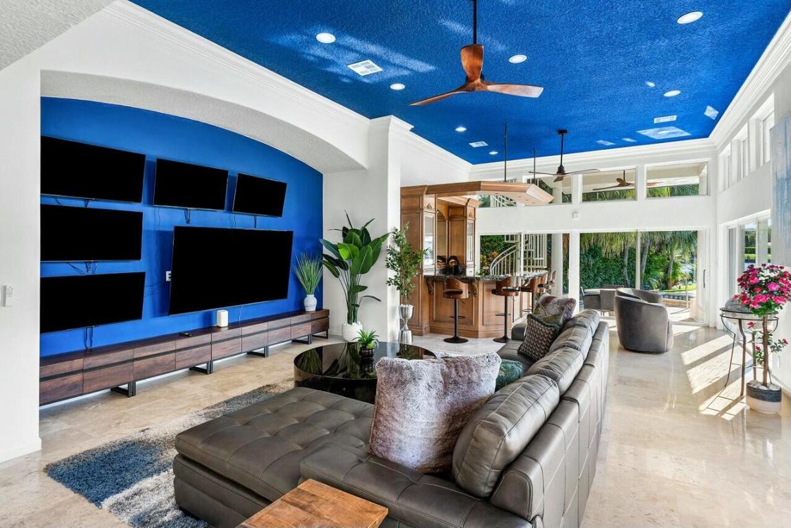 TROPIC ISLE - Residential