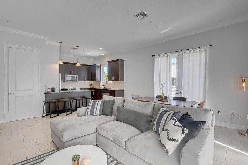 ROYAL ATLANTIC IN DELRAY - Residential