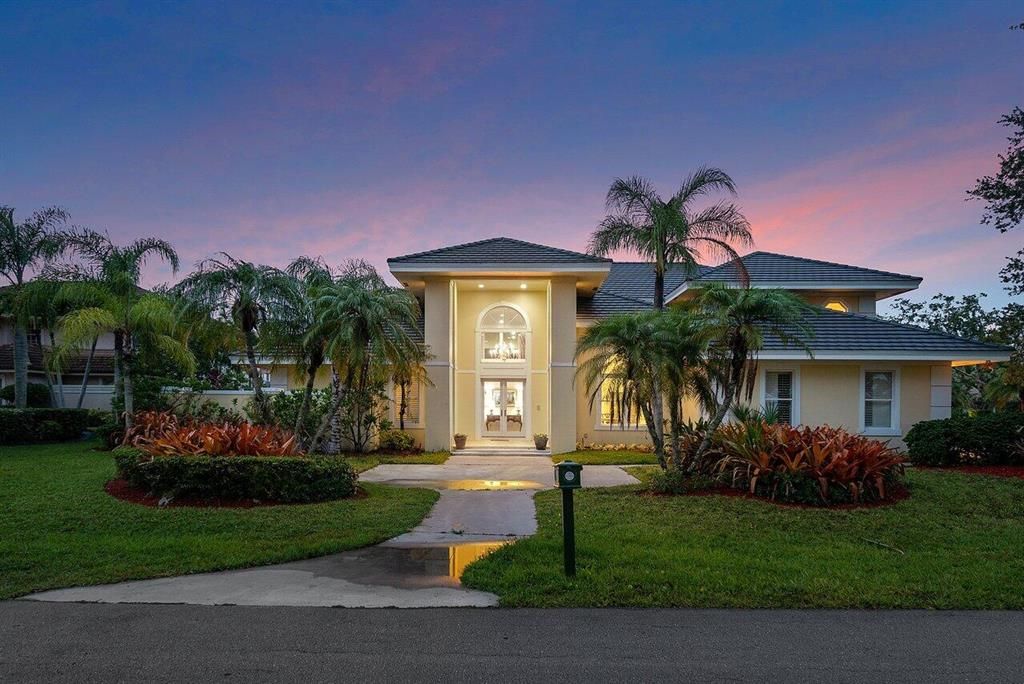 Photo of 1 Sheldrake Lane, Palm Beach Gardens, FL 33418 (MLS # R10721869)