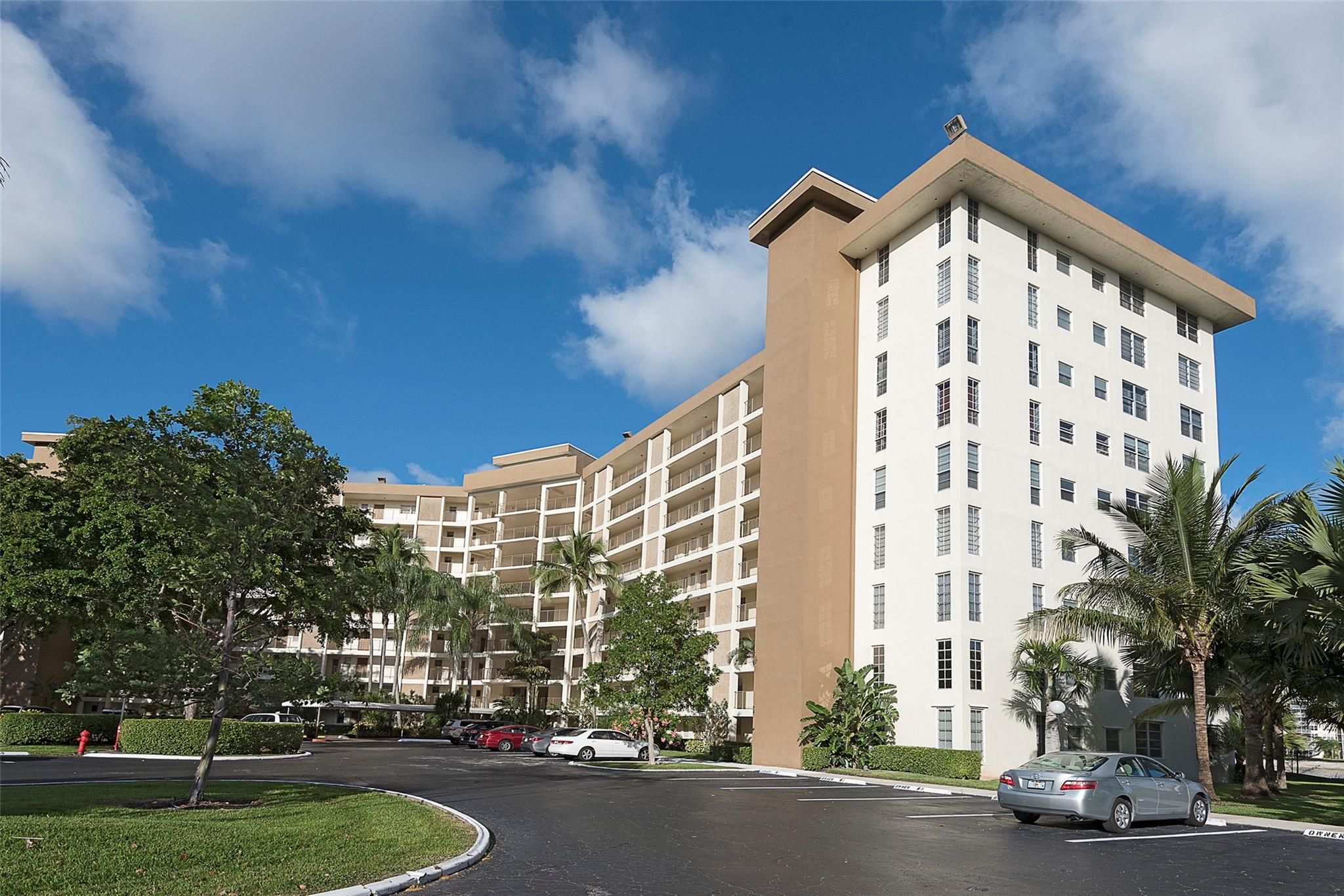 2 bedroom, 2 bathroom condo as you as you walk in, you will fall in love with the views. You will notice the sliding doors with water views from living space. Desirably Situated on Tranquil N Course w/Resort-Style Pool & Golf. Located in Palm-Aire community with pools, tennis, gym, shuffleboard and more. Great location, next to the casino, restaurant, stores, major highways and 10 minutes to the beach. Golf on site, Must See! Near Publix, Park, Tennis, Casino, TopGolf, Dining, Shops. Short Drive to Beach & Airport. Reserves Funded, No Special Assessments & 50 YR Inspection Complete! All-Ages. 2 Cats OK. Cable Included!
