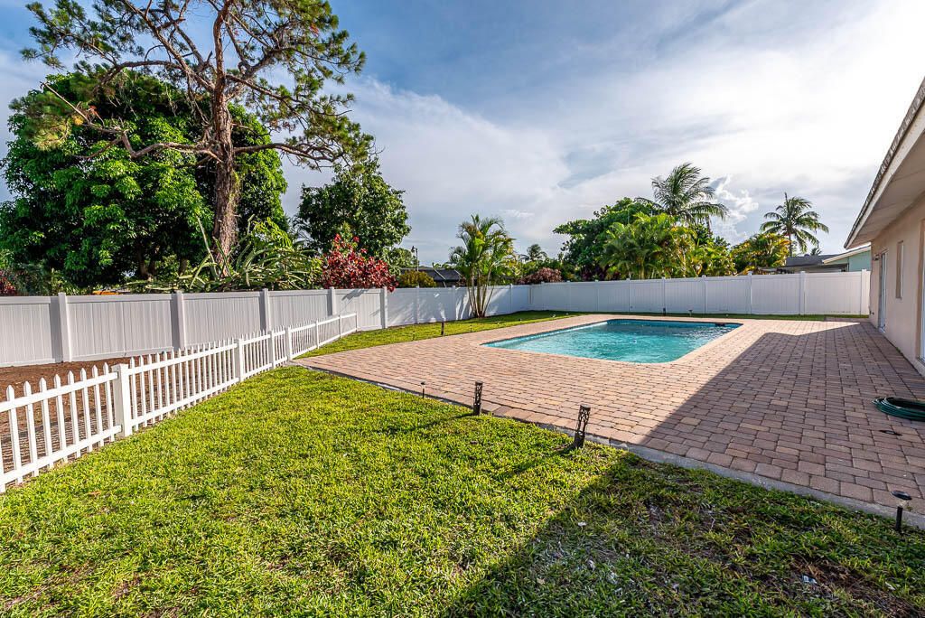 Photo of 2712 Lake Ida Road, Delray Beach, FL 33445 (MLS # B26039013)